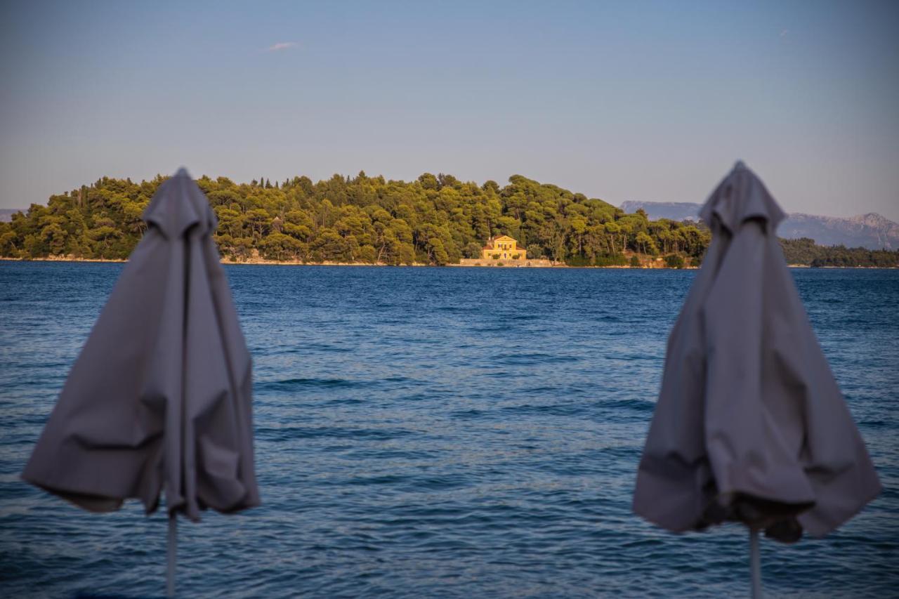 Elati Beach Aparthotel Nydri  Exterior photo